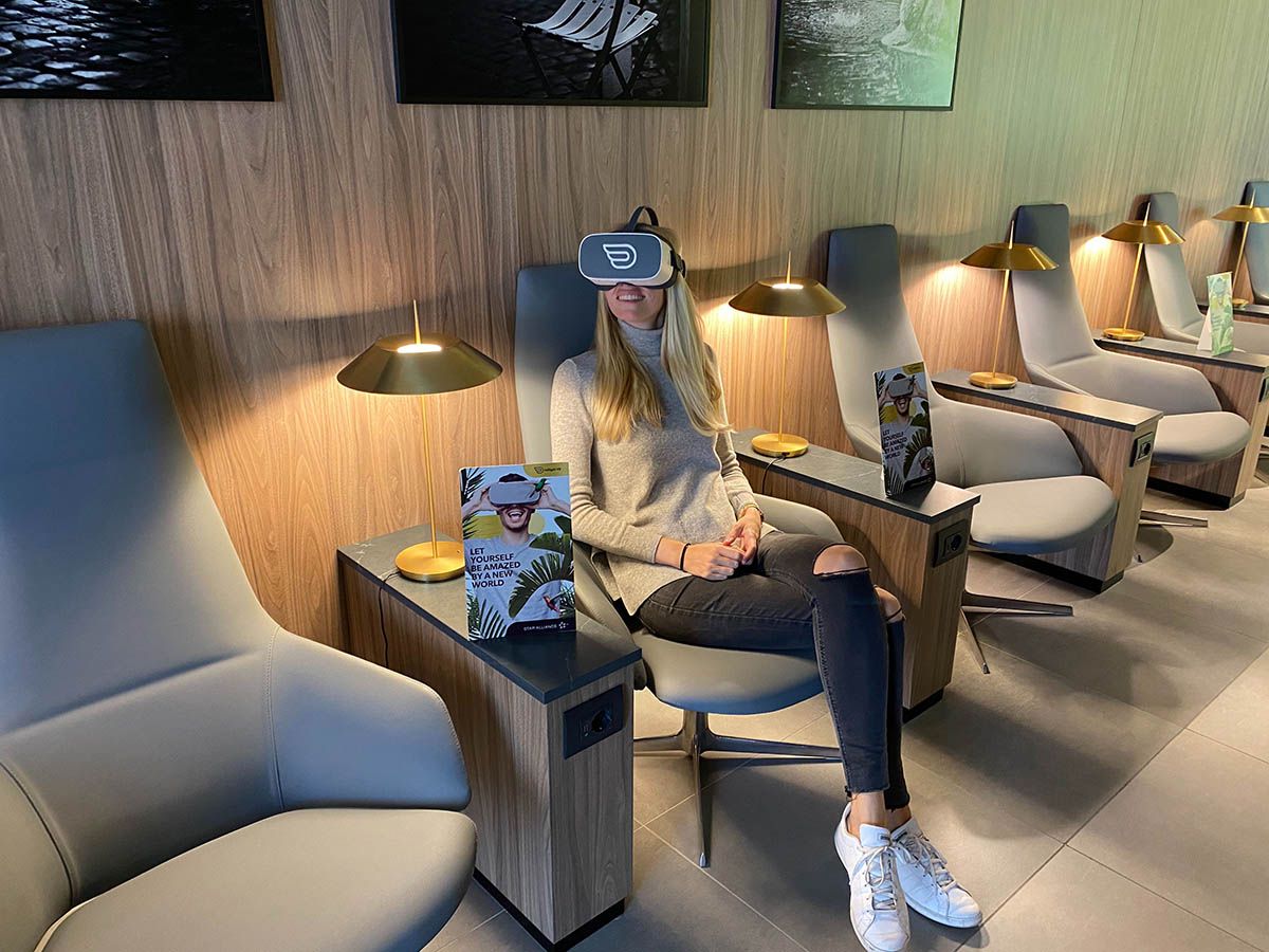 Women with inflight vr headsets on VR lounge entertainment of Star Alliance